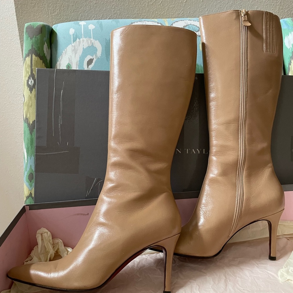Ann Taylor knee high boots 6 1/2 M camel, tan color